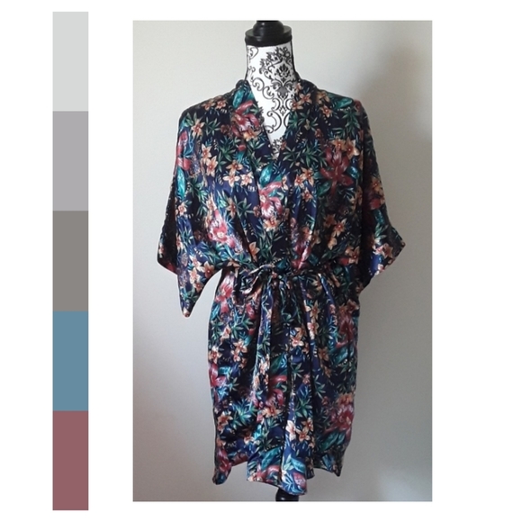 Kathryn (L) - Picture 2 of 6